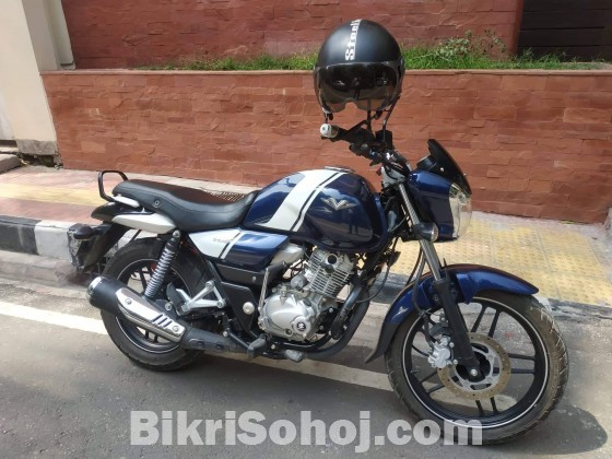 Bajaj V15