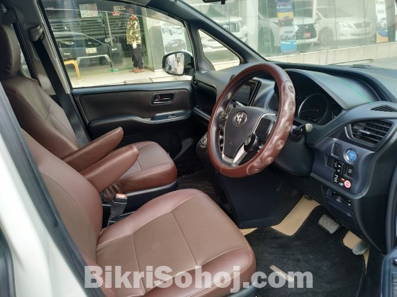 TOYOTA NOAH X SMART HYBRID PEARL 2014 REG 2019