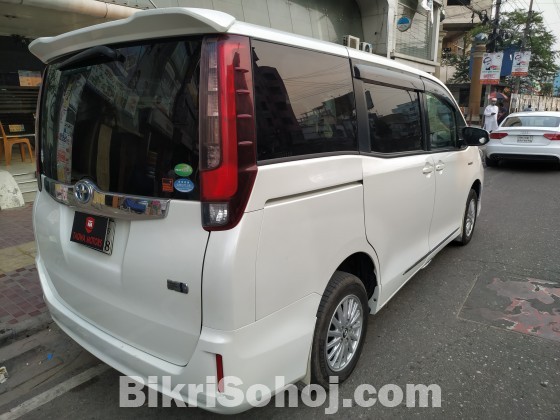 TOYOTA NOAH X SMART HYBRID PEARL 2014 REG 2019