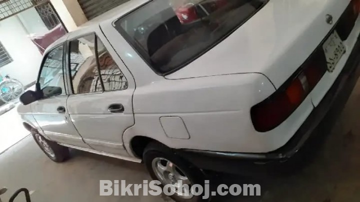 Nissan Sunny 1990