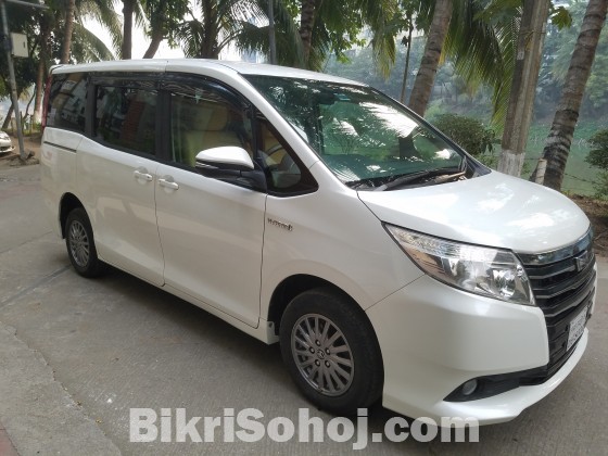 TOYOTA NOAH Hybrid, Model- 2014