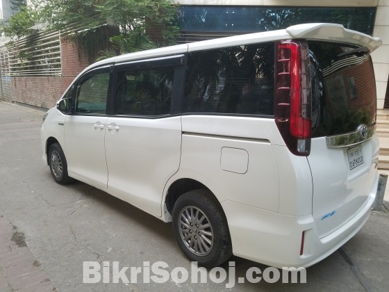 TOYOTA NOAH Hybrid, Model- 2014