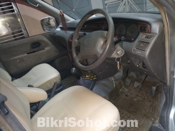 Toyota Noah 1998