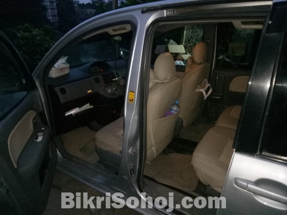 Toyota Sienta 2003. Reg 2007