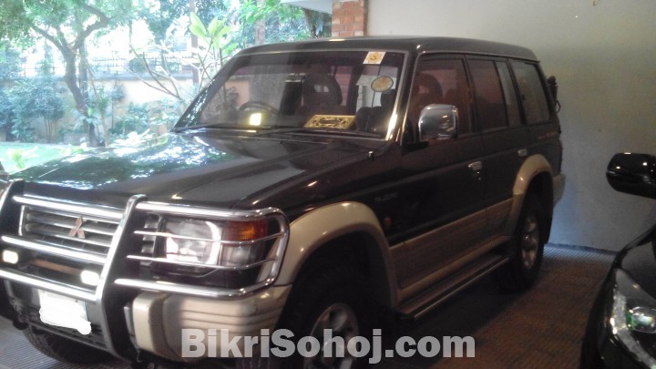 MITSUBISHI PAJERO V-6