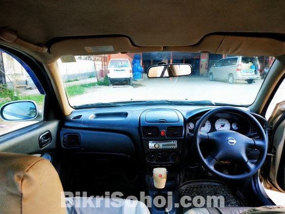 Nissan Sunny 2006 Golden color