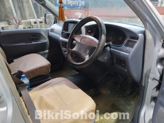 Toyota Noah Kr42