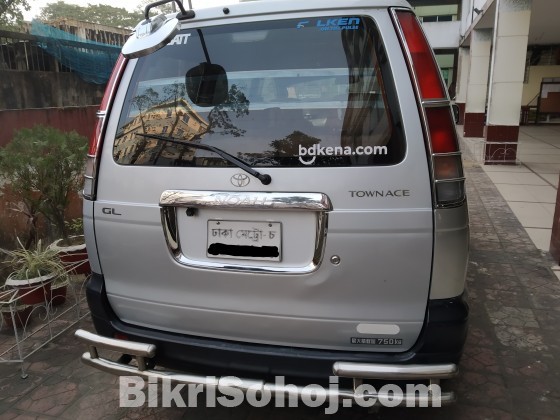 Toyota Noah Kr42