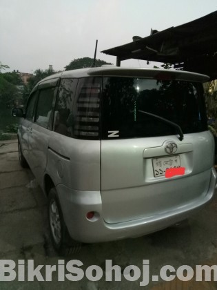 Toyota Sienta 2003. Reg 2007