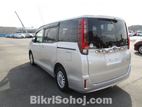 TOYOTA NOAH X SMART HYBRID SILVER 2014