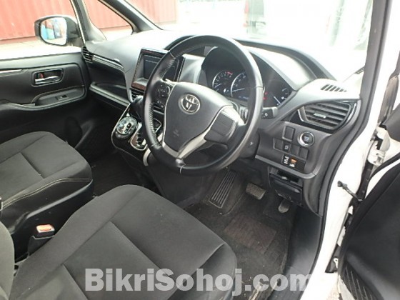 TOYOTA ESQUIRE G NON-HYBRID PEARL 2014