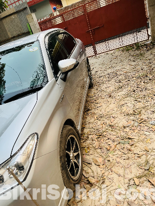Toyota Axio Hybrid 2015