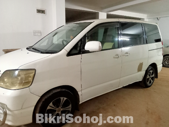 Toyota Noah 2002
