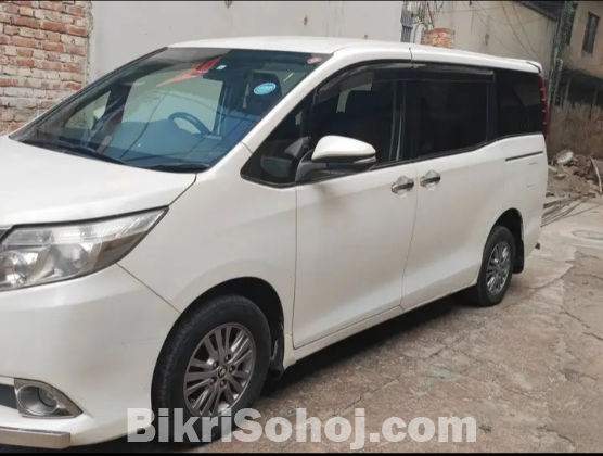 Toyota Esquire GL Premium Edition 2016