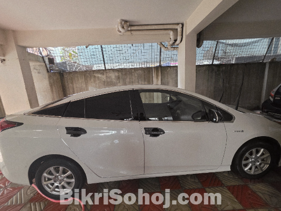 Toyota Prius 2019 New Shape with Sunroof