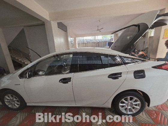 Toyota Prius 2019 New Shape with Sunroof