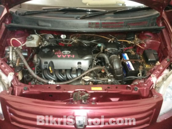 Toyota Raum 2005