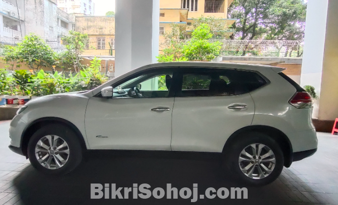 Nissan X-Trail 2015 Hybrid
