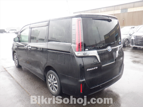 Toyota Esquire Hybrid 2019