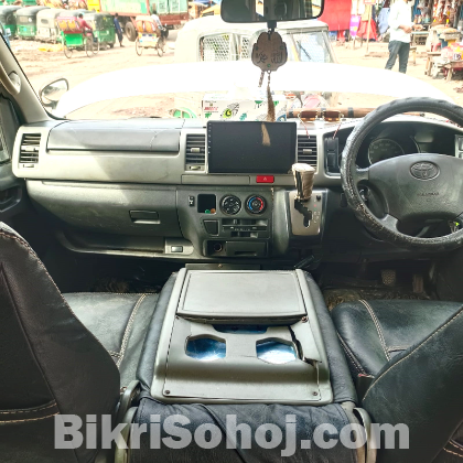 Toyota Hiace 2005