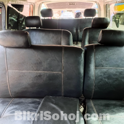 Toyota Hiace 2005