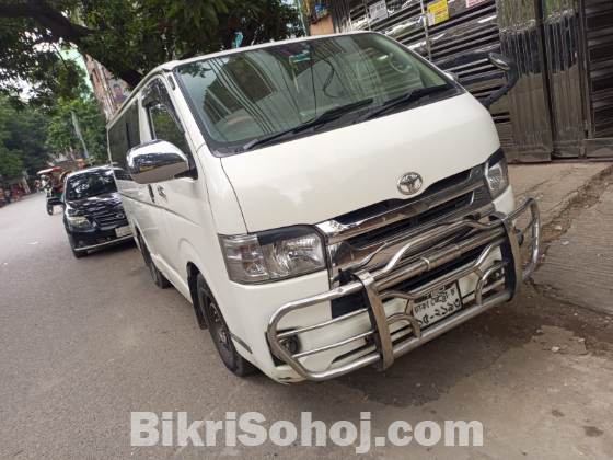TOYOTA HIACE SUPER G L