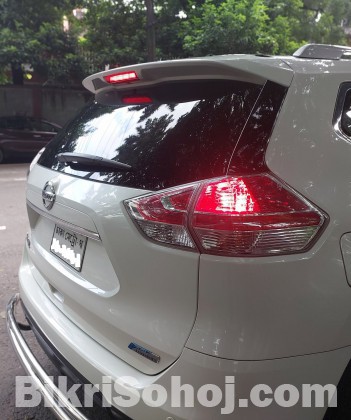 Nissan Xtrail 2015 Hybrid Sunroof