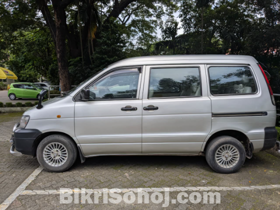 Noah GL Micro Bus