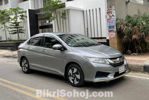 Honda Grace 2015