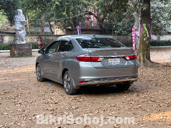 Honda Grace 2015