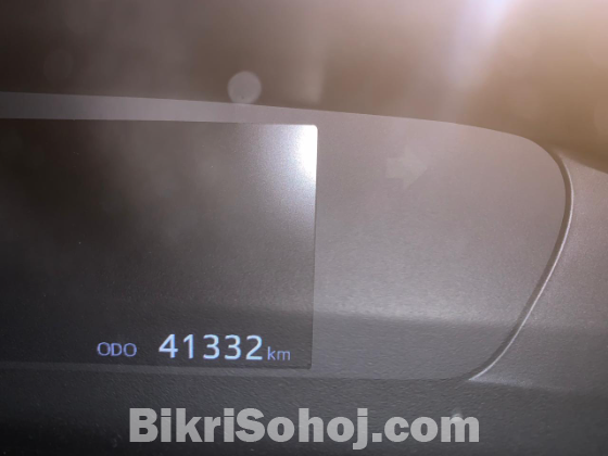 2016 Prius S Touring Low Km