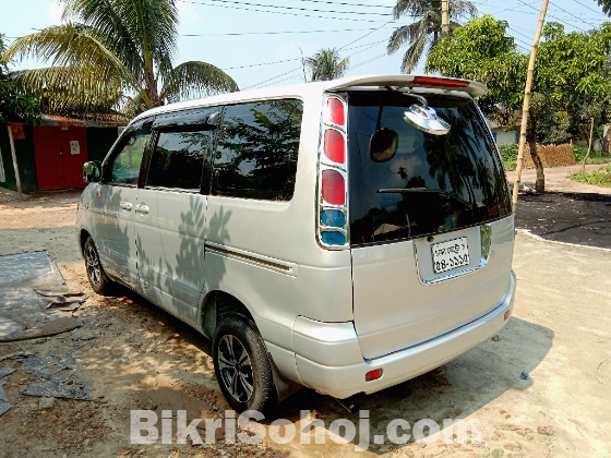 Toyota Noah Super Star Limo