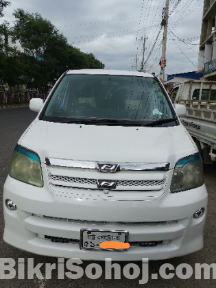 Toyota X Noah