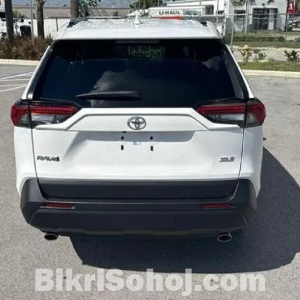 Toyota RAV4 2022 xle Full Options