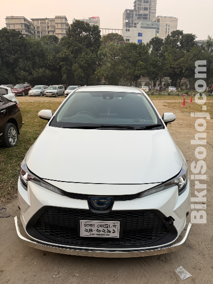 Toyota Corolla Hybrid 2020 model 1800 cc
