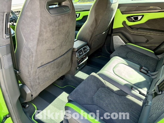 Slightly USED 2024 Lamborghini Urus S AWD Full options