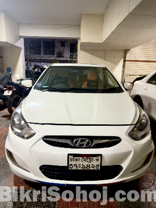 HYUNDAI ACCENT BLUE