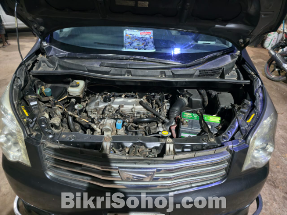 Toyota Noah 2011