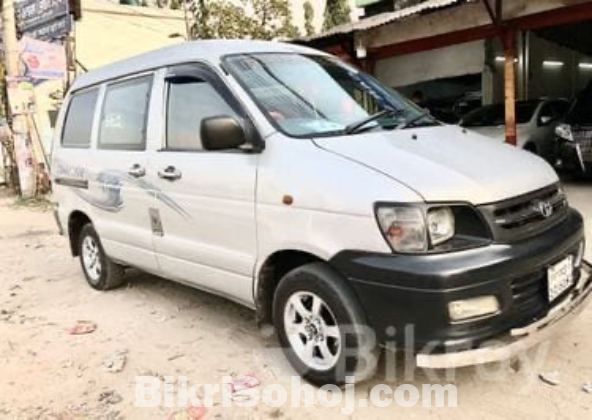 Toyota Noah GL 2004