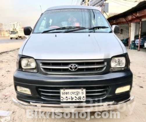 Toyota Noah GL 2004