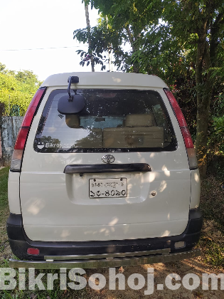 Toyota Noah GL 2003