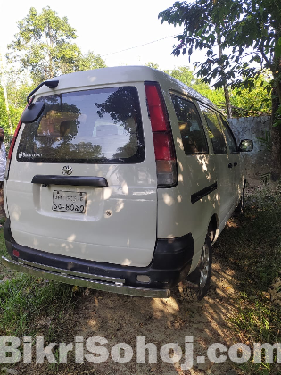 Toyota Noah GL 2003