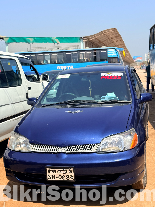 Toyota Platz 2002