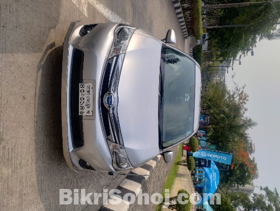 Axio Hybrid 2014 silver