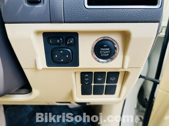 TOYOTA LANDCRUISER PRADO TX (4X4) 2015