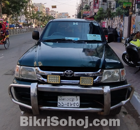 Toyota Hilux 2005