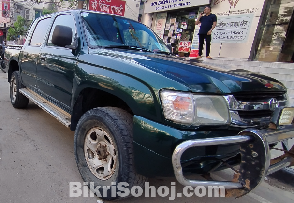 Toyota Hilux 2005