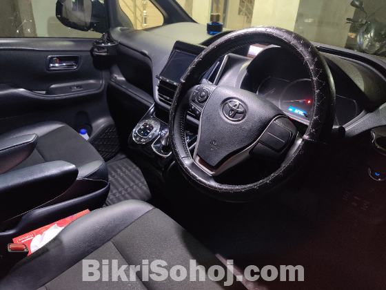 Toyota noah si wxb 2017